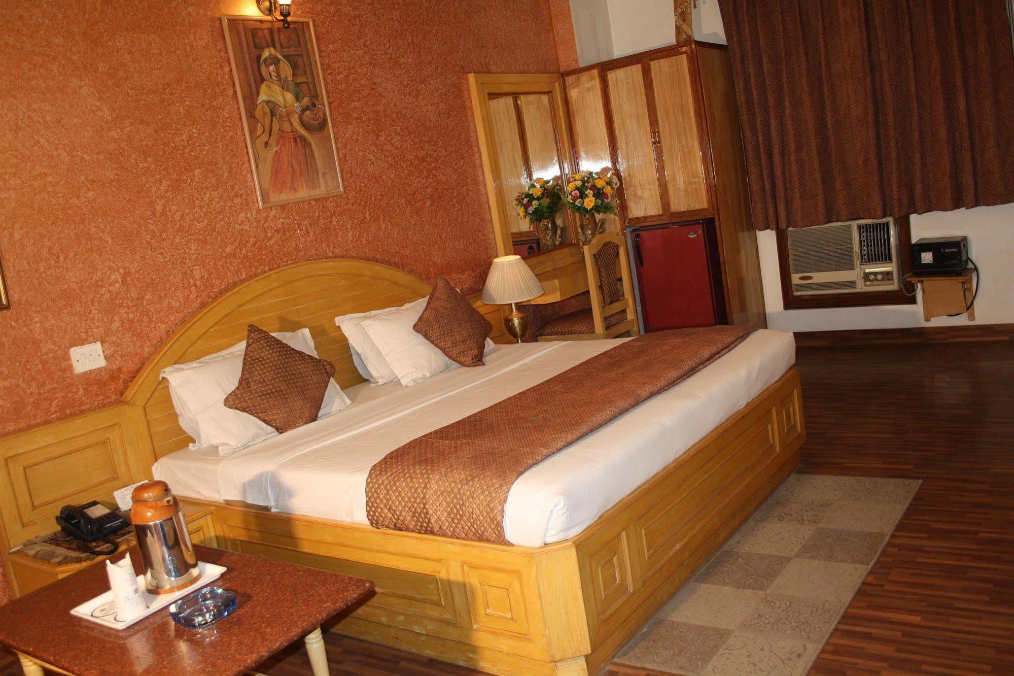 Hotel Rahul Palace Nueva Delhi Habitación foto