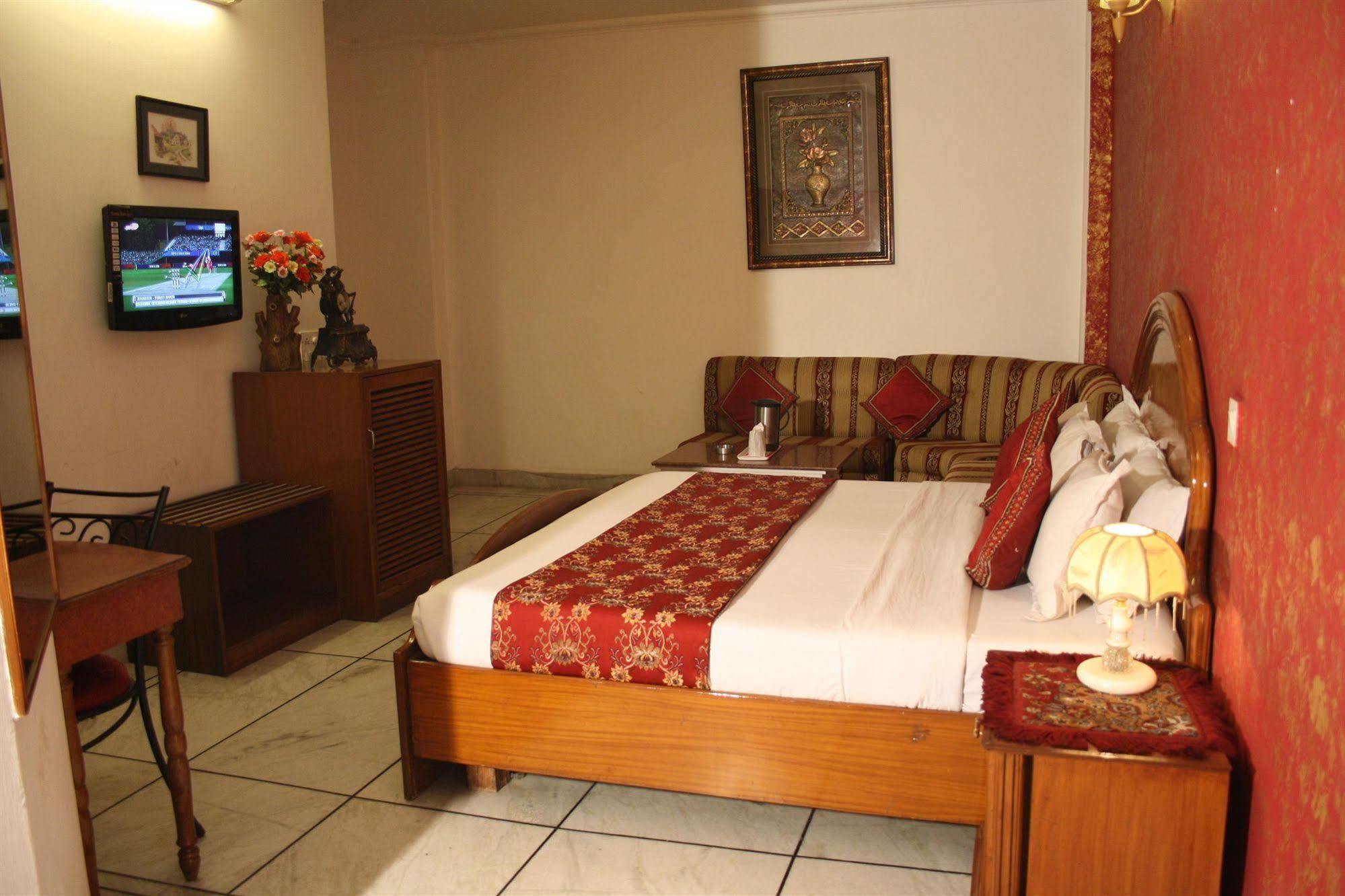 Hotel Rahul Palace Nueva Delhi Habitación foto