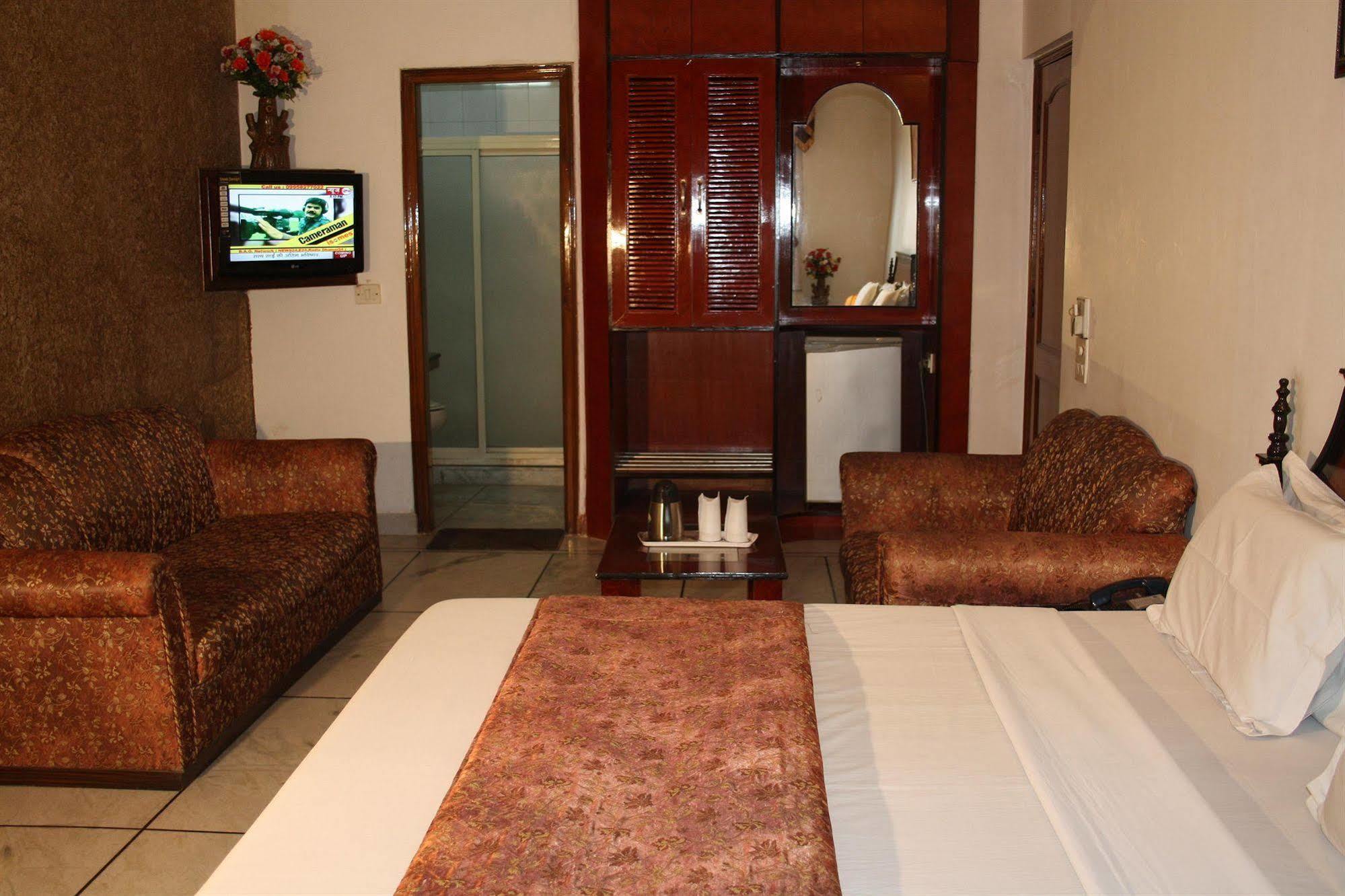 Hotel Rahul Palace Nueva Delhi Exterior foto