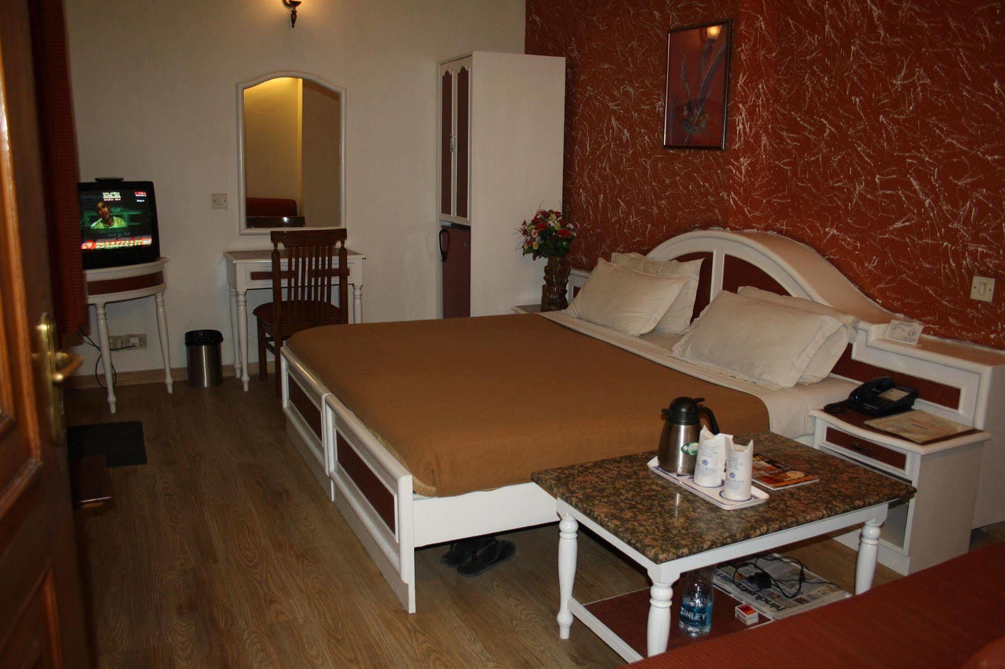 Hotel Rahul Palace Nueva Delhi Habitación foto
