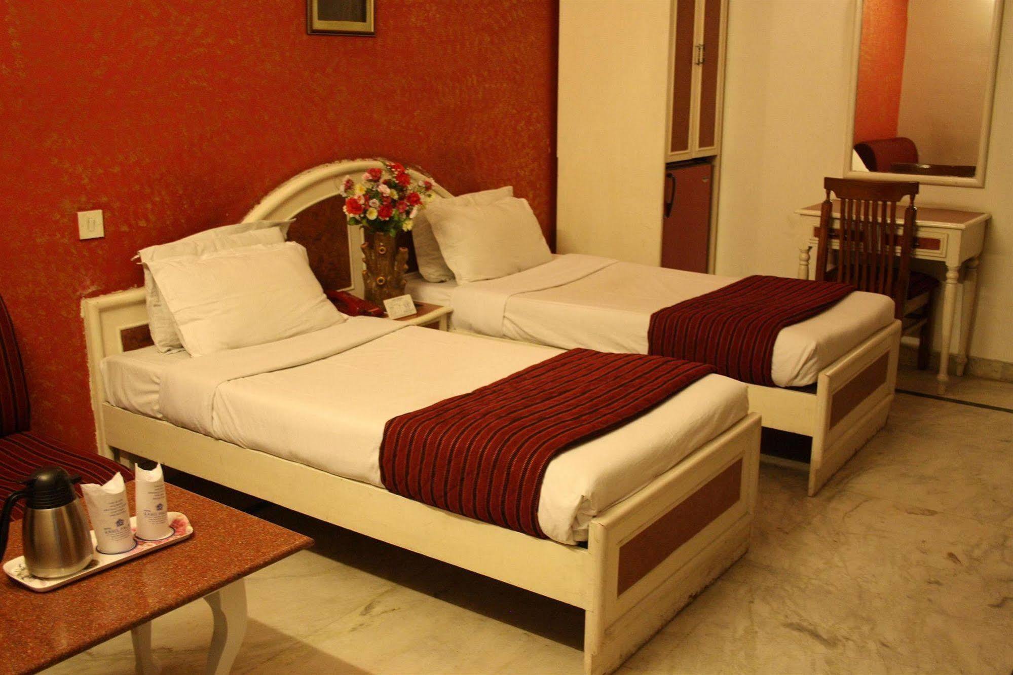 Hotel Rahul Palace Nueva Delhi Habitación foto